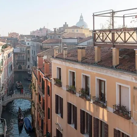Ca' Vittoria, A Different Way To In Apartment *